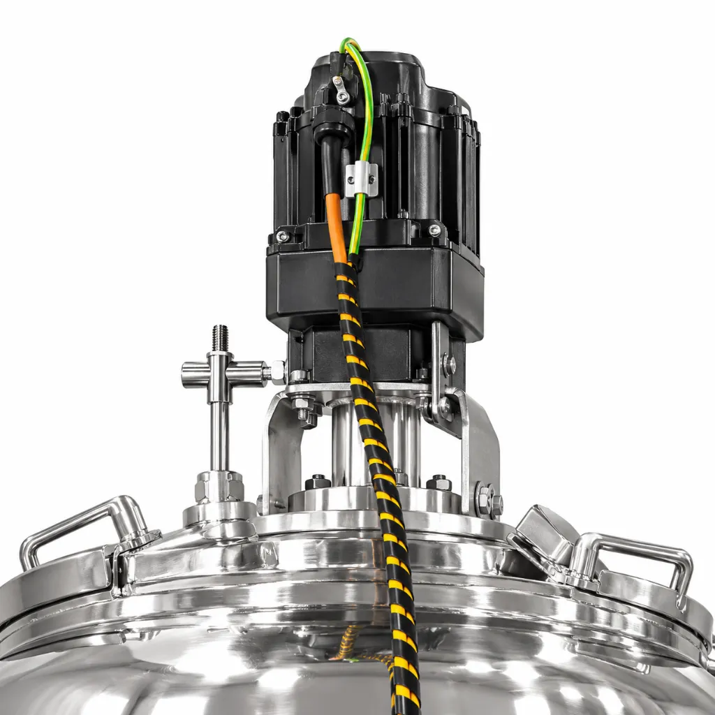 Stainless-lid-motor-and-bracket-close-up--a212464c.webp